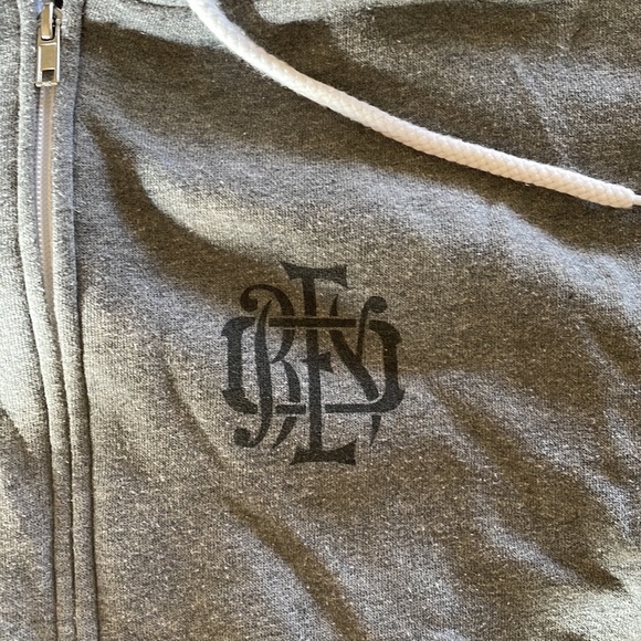 Woman’s hoodie - Picture 3 of 5